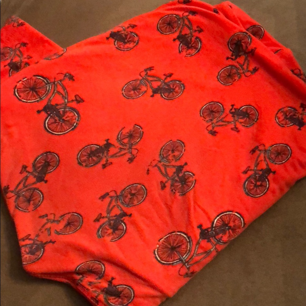 Lularoe Bicycles Orange and Black TC leggings!